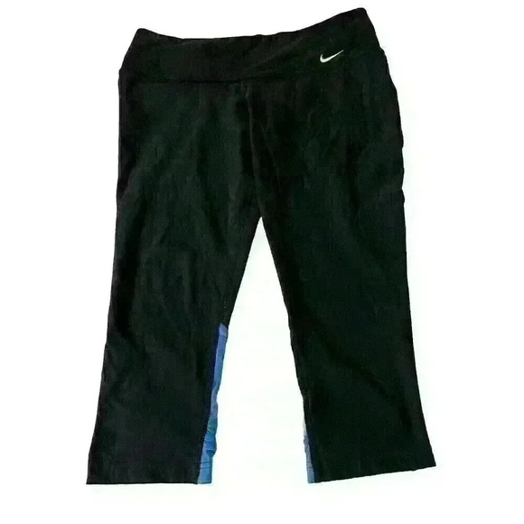COPY - Women’s Black Dri Fit Nike Capris Leggings Size Medium - Picture 1 of 6
